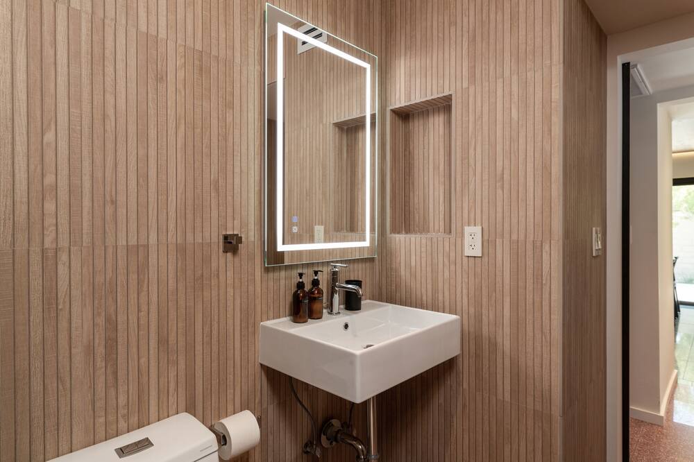 Photo of Bathroom in Sunrise Vista Chino