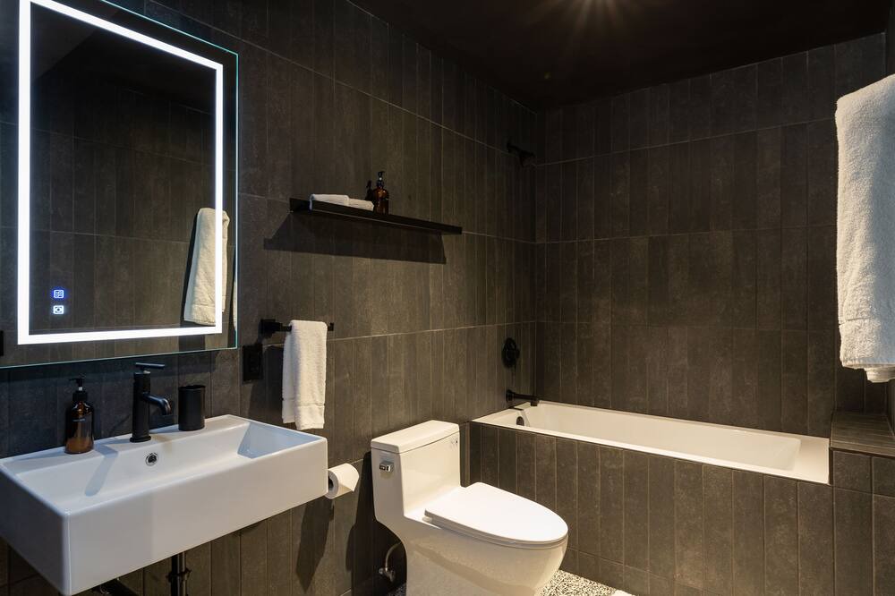 Photo of Bathroom in Sunrise Vista Chino