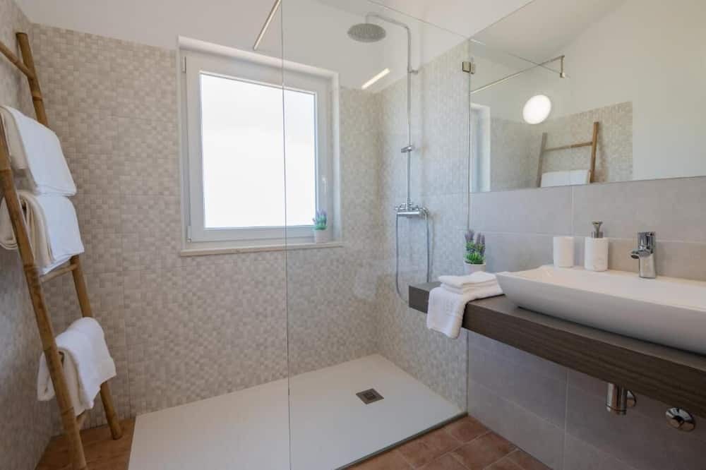 Photo of Bathroom in Santiago do Cacem