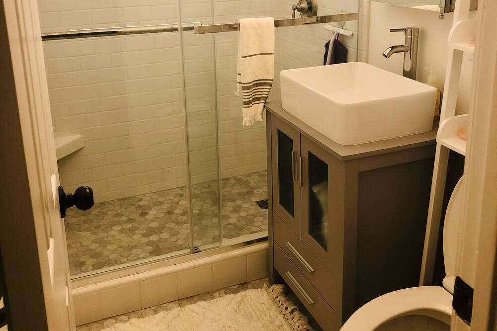 Photo of Bathroom in Alta Mesa