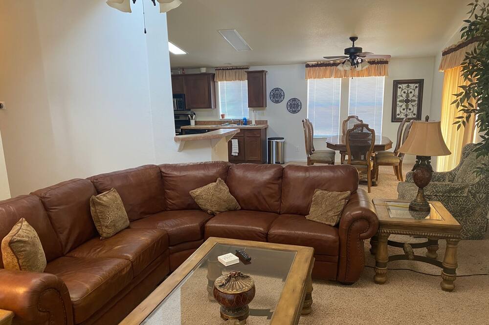 Photo of Livingroom in Parker Strip