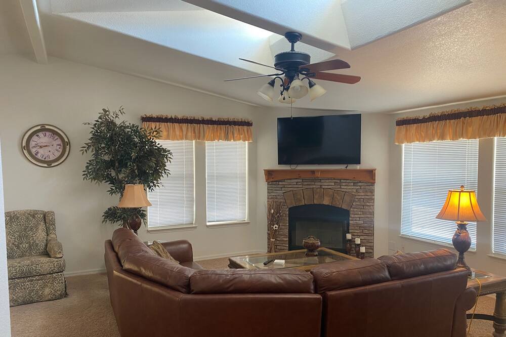 Photo of Livingroom in Parker Strip