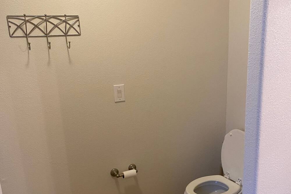 Photo of Bathroom in Parker Strip