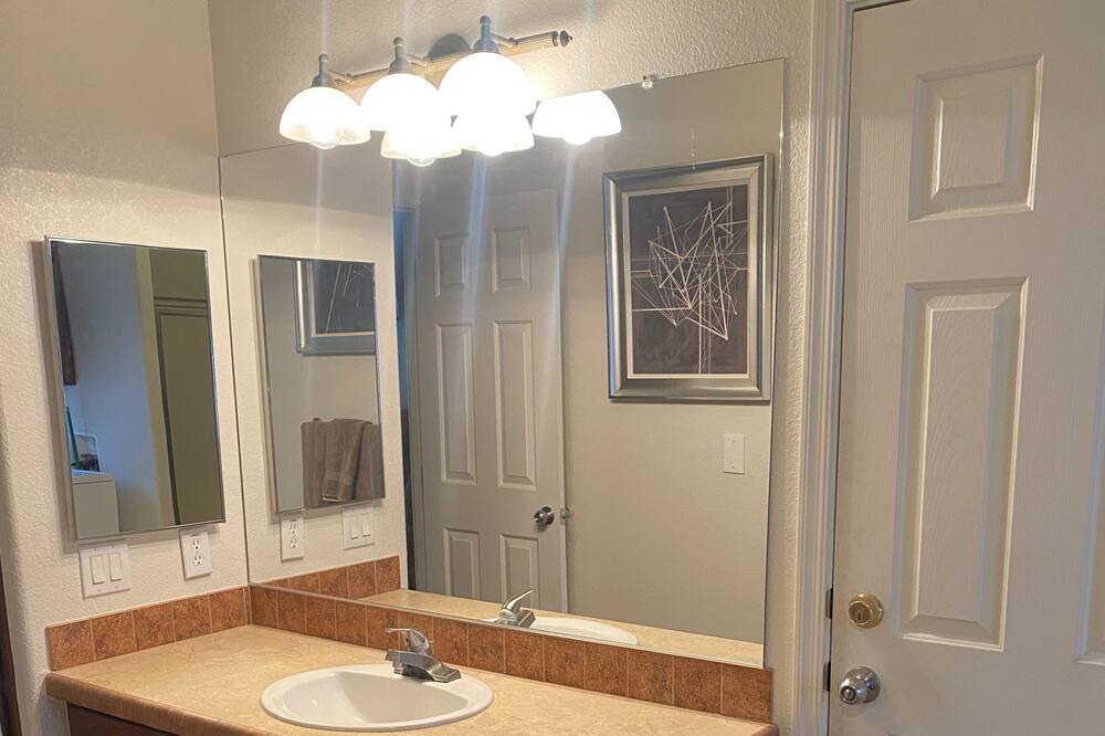 Photo of Bathroom in Parker Strip