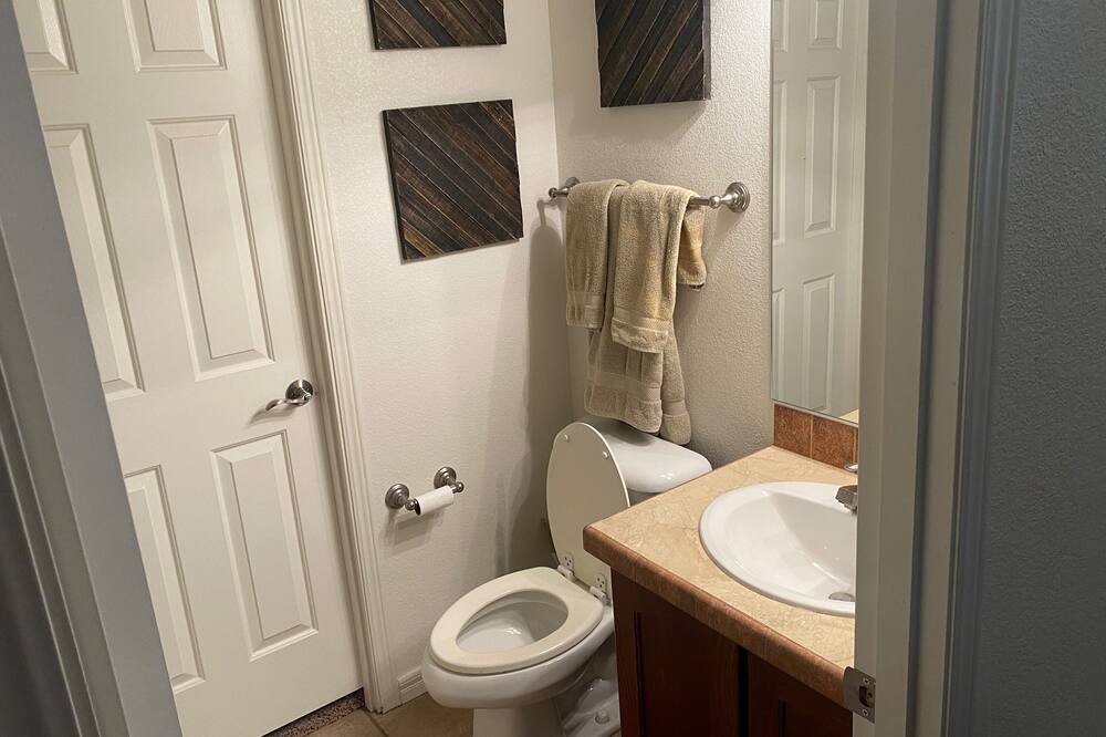 Photo of Bathroom in Parker Strip
