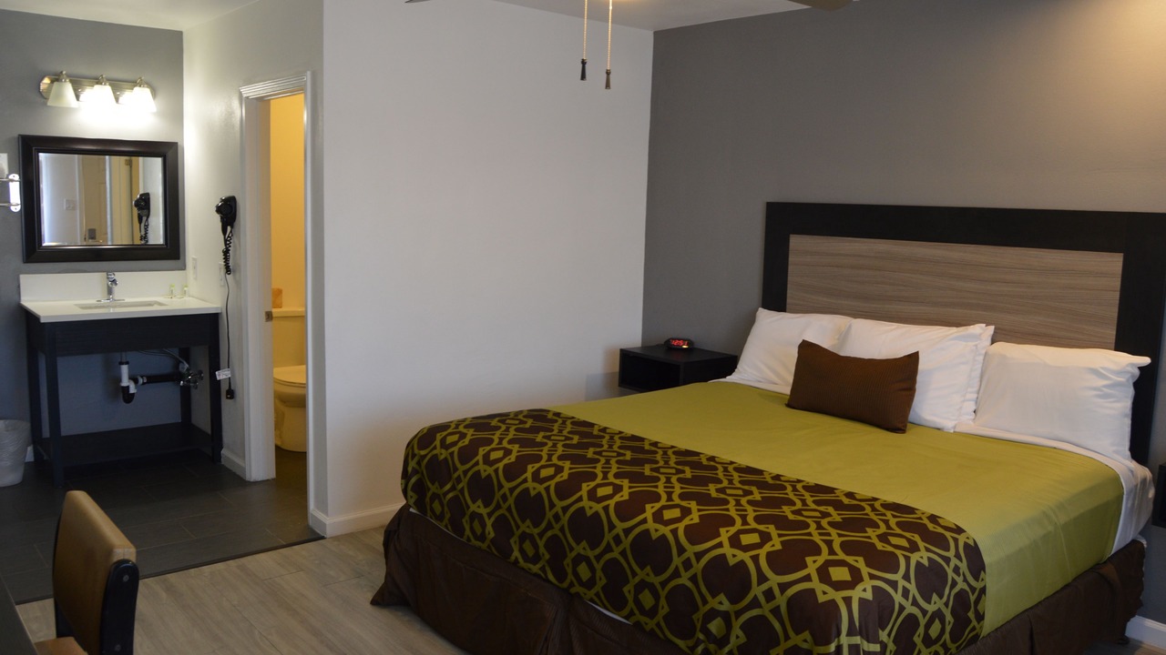Photo of Bedroom in Tahquitz River Estates