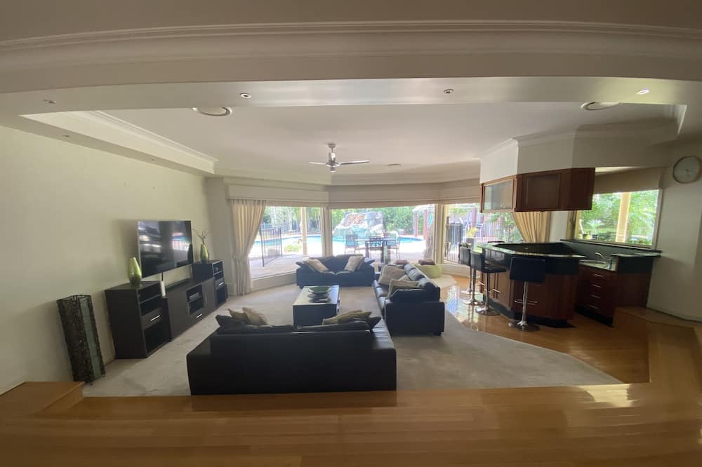 Photo of Livingroom in Helensvale
