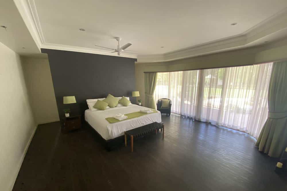 Photo of Bedroom in Helensvale