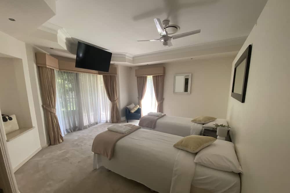 Photo of Bedroom in Helensvale