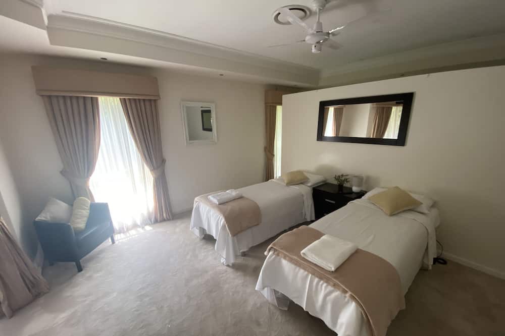 Photo of Bedroom in Helensvale