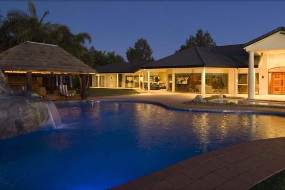 Photo of Outdoor in Helensvale