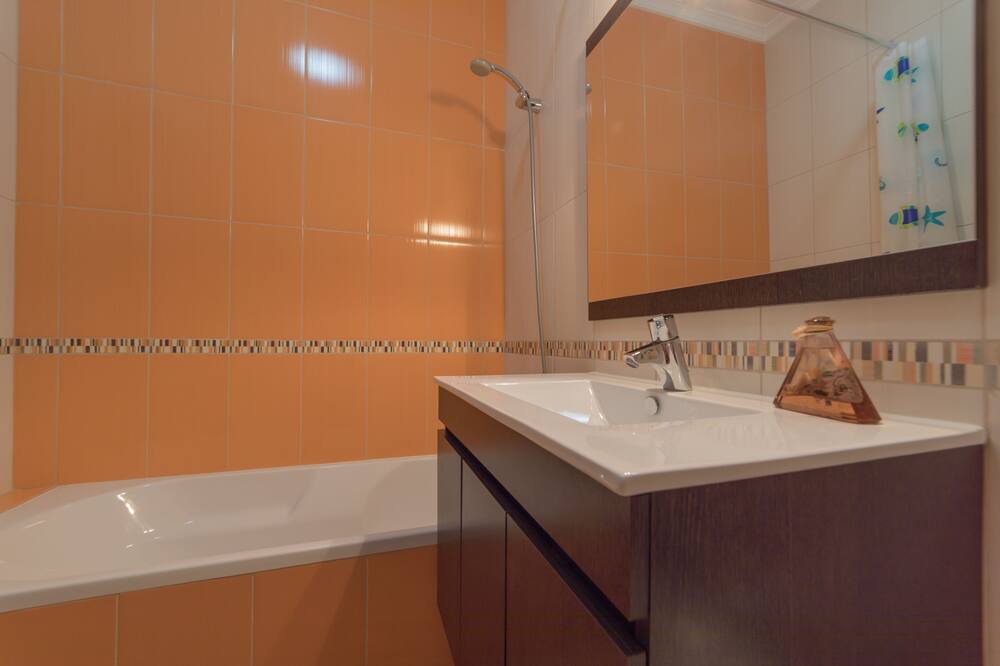 Photo of Bathroom in Sao Bartolomeu de Messines