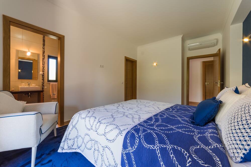 Photo of Bedroom in Sao Bartolomeu de Messines