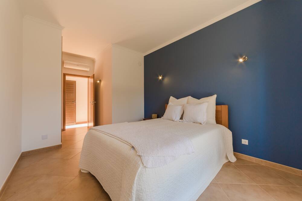 Photo of Bedroom in Sao Bartolomeu de Messines