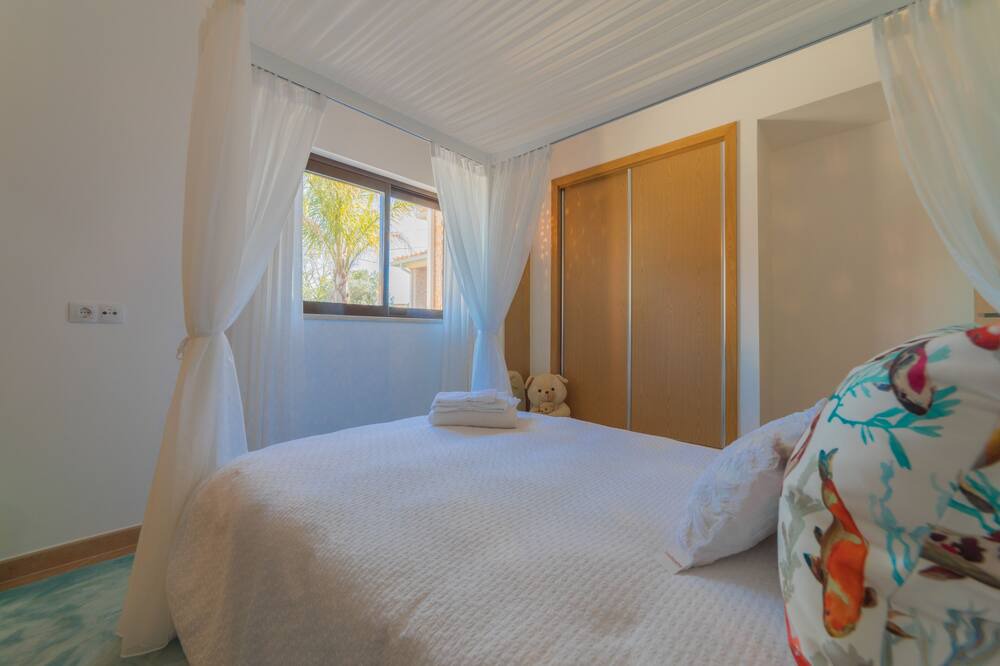 Photo of Bedroom in Sao Bartolomeu de Messines