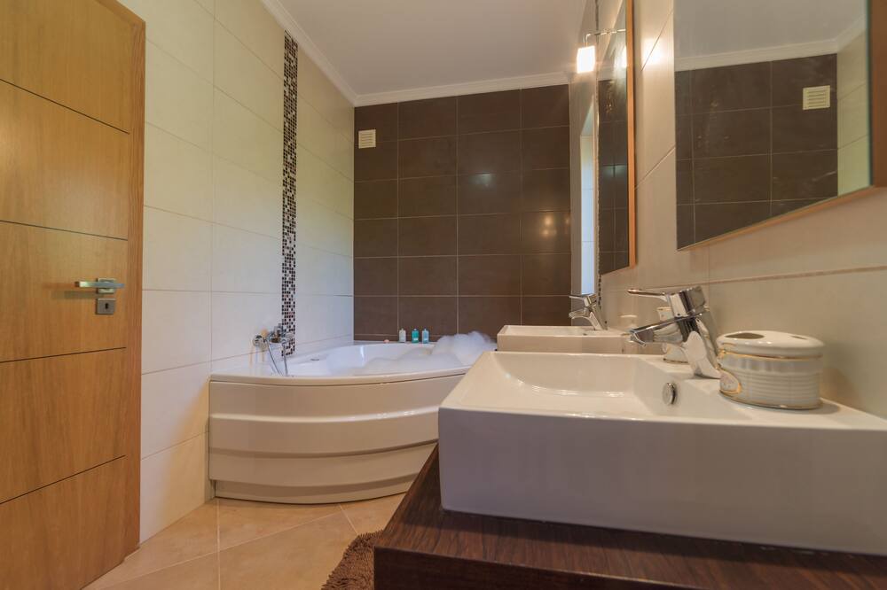 Photo of Bathroom in Sao Bartolomeu de Messines