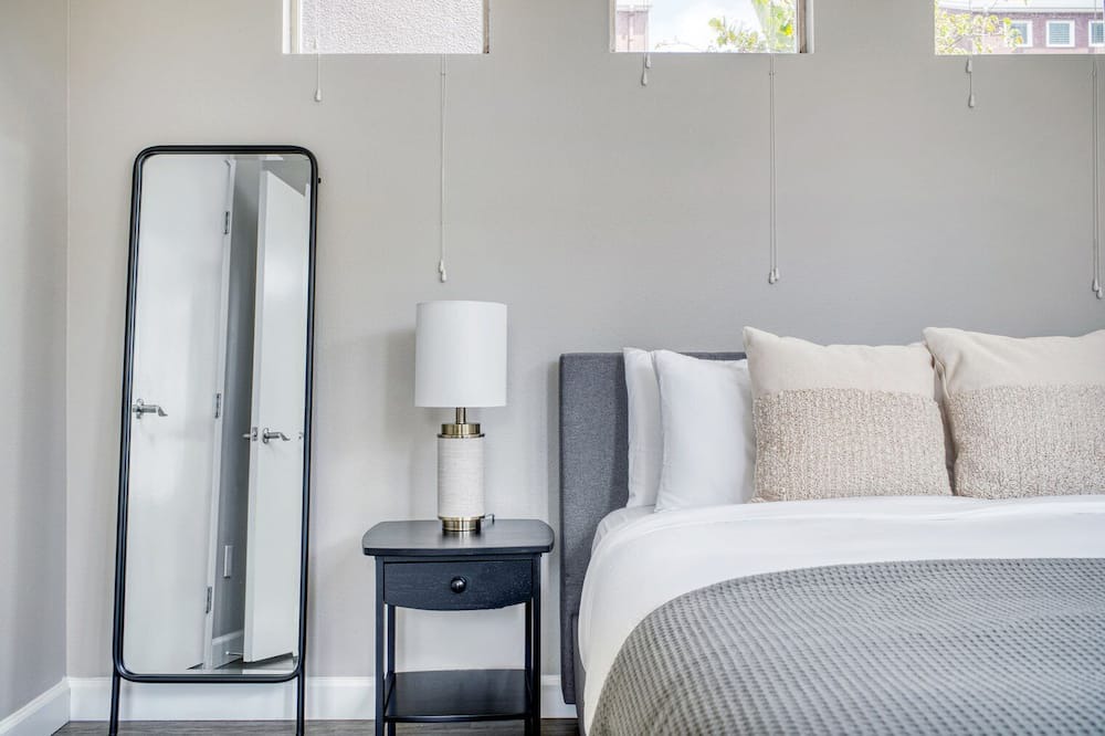 Photo of Bedroom in Emeryville