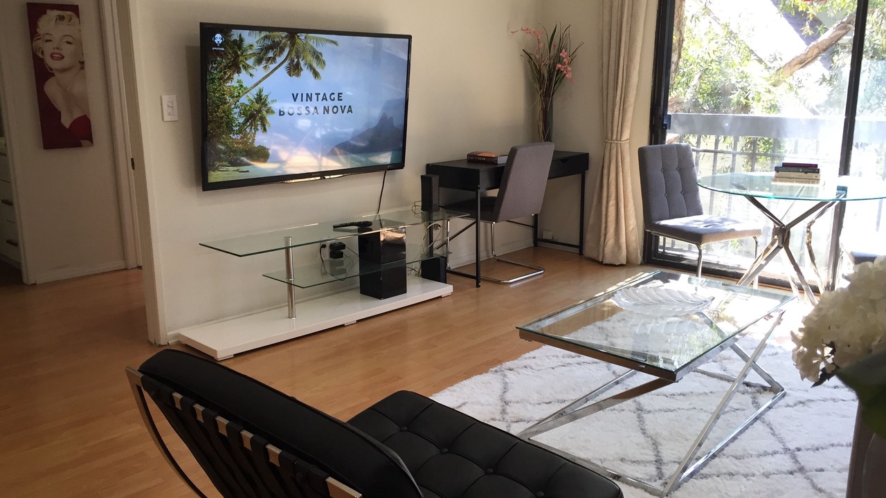 Photo of Livingroom in Downtown