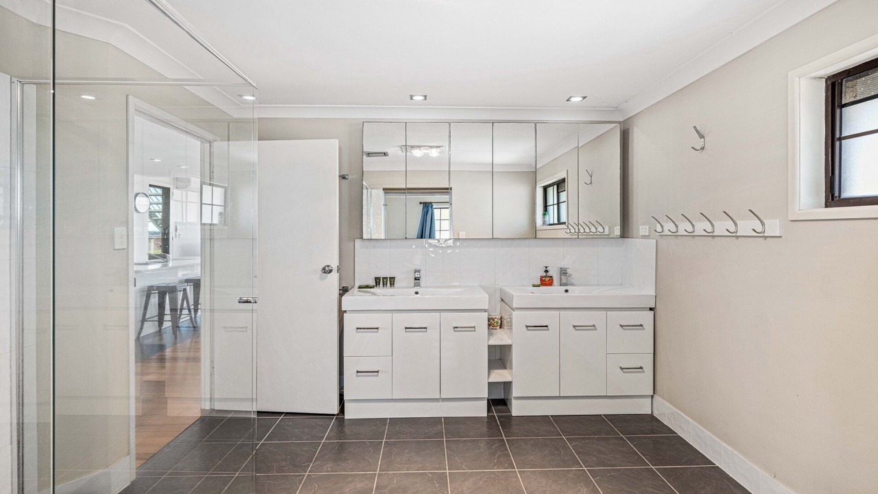 Photo of Bathroom in Sandstone Point
