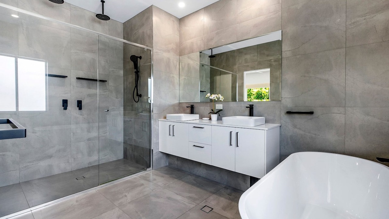 Photo of Bathroom in Mermaid Beach