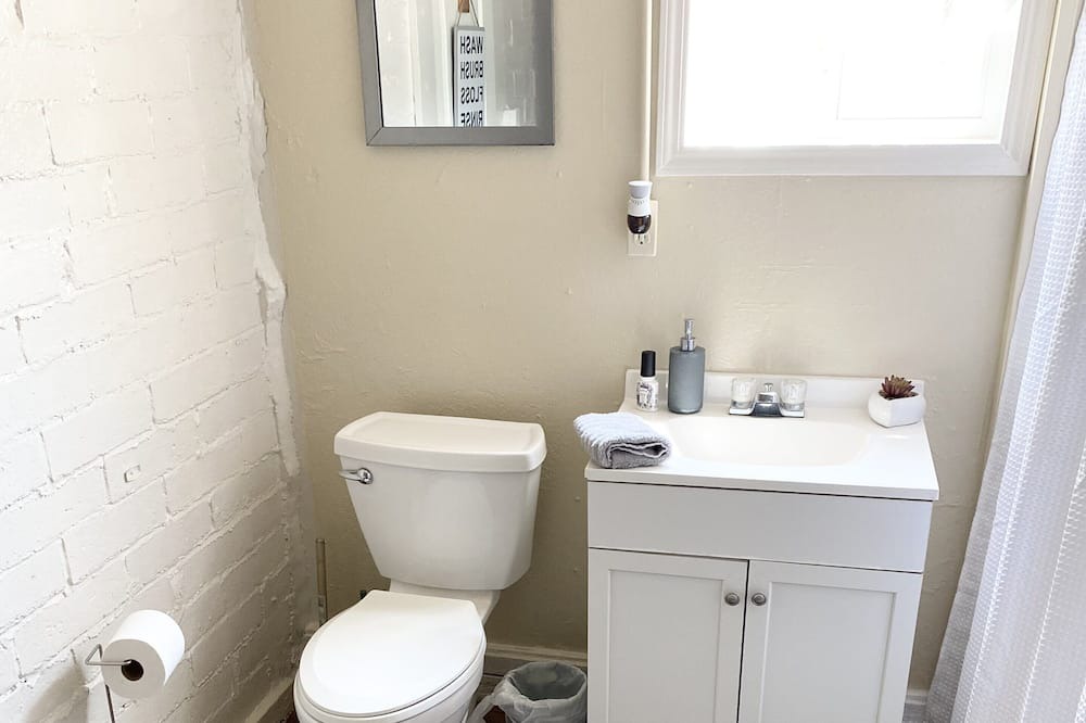 Photo of Bathroom in Lindsay
