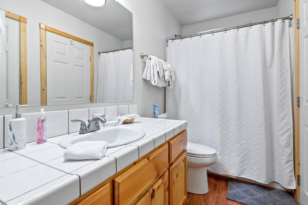 Photo of Bathroom in Woodlands