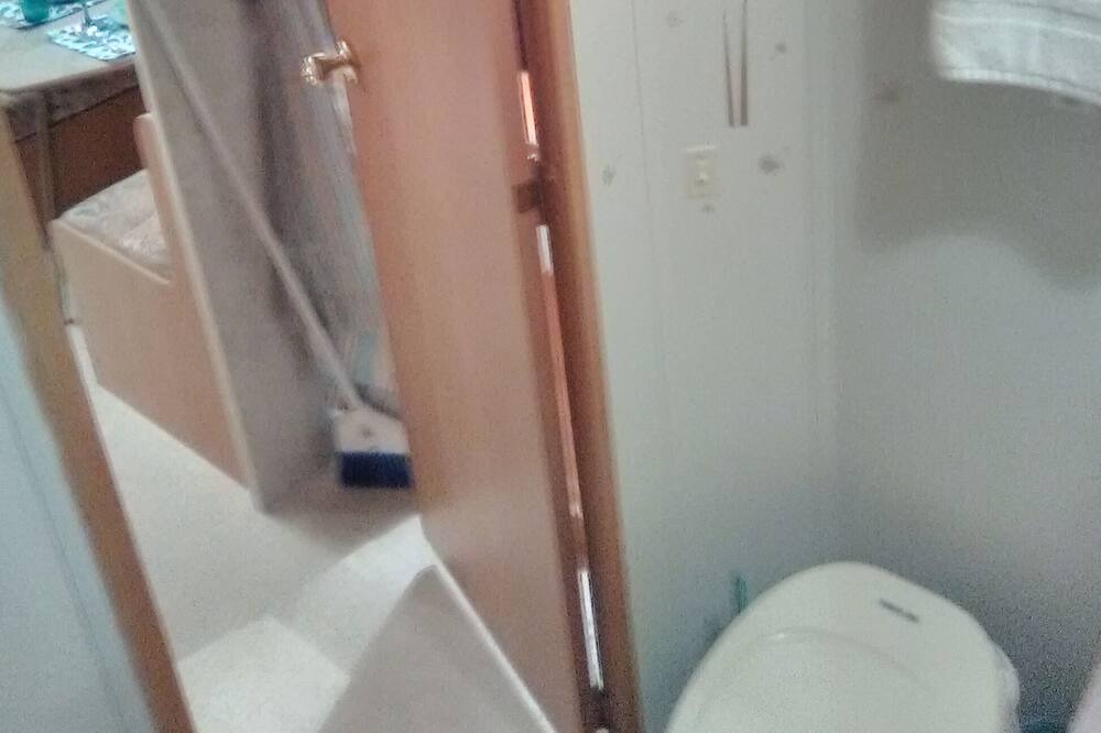 Photo of Bathroom in Woodlake