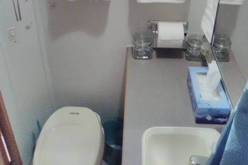 Photo of Bathroom in Woodlake