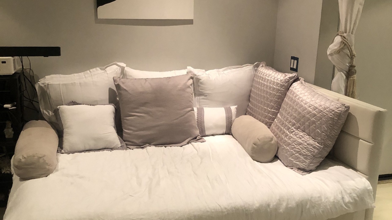 Photo of Livingroom in Central Malibu