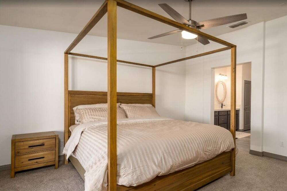 Photo of Bedroom in Lake Havasu City