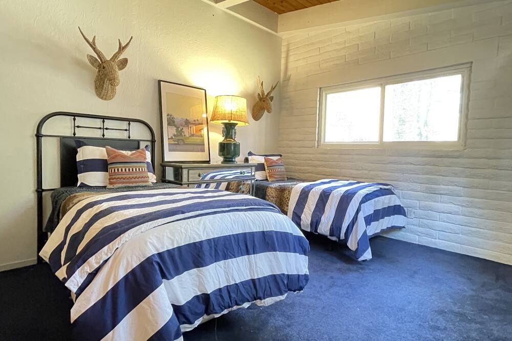 Photo of Bedroom in Tahoe Island