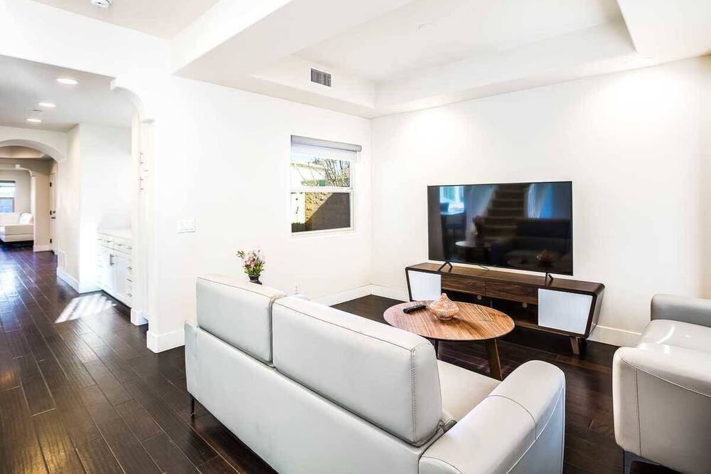 Photo of Livingroom in Glendora