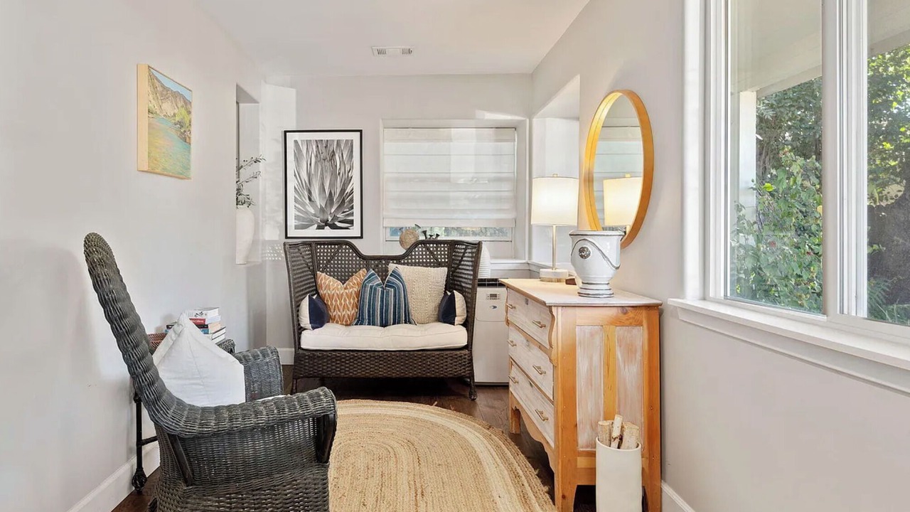 Photo of Livingroom in Los Alamos