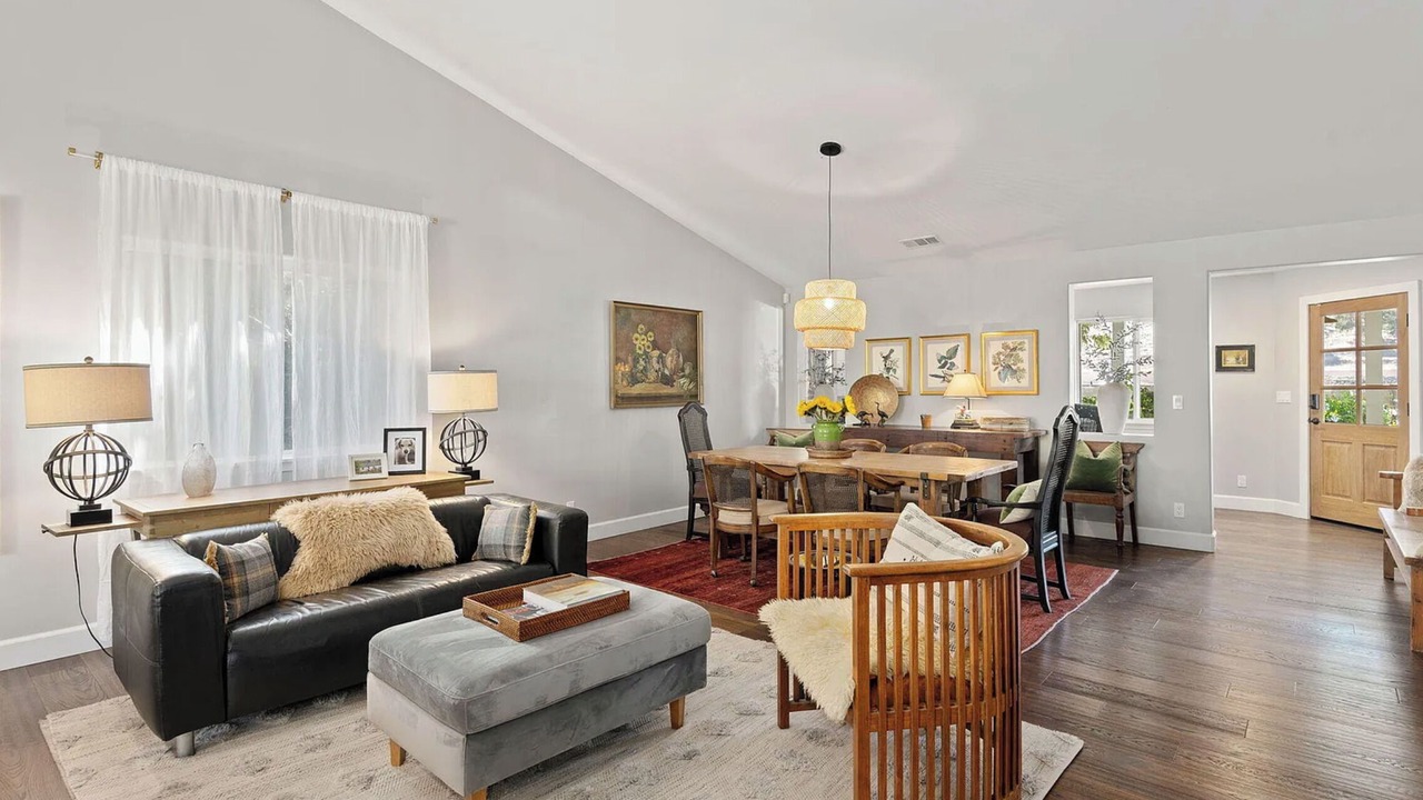 Photo of Livingroom in Los Alamos