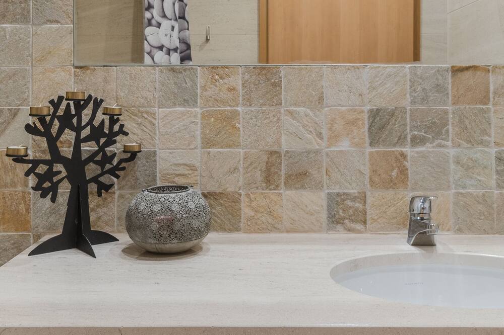 Photo of Bathroom in Castelo