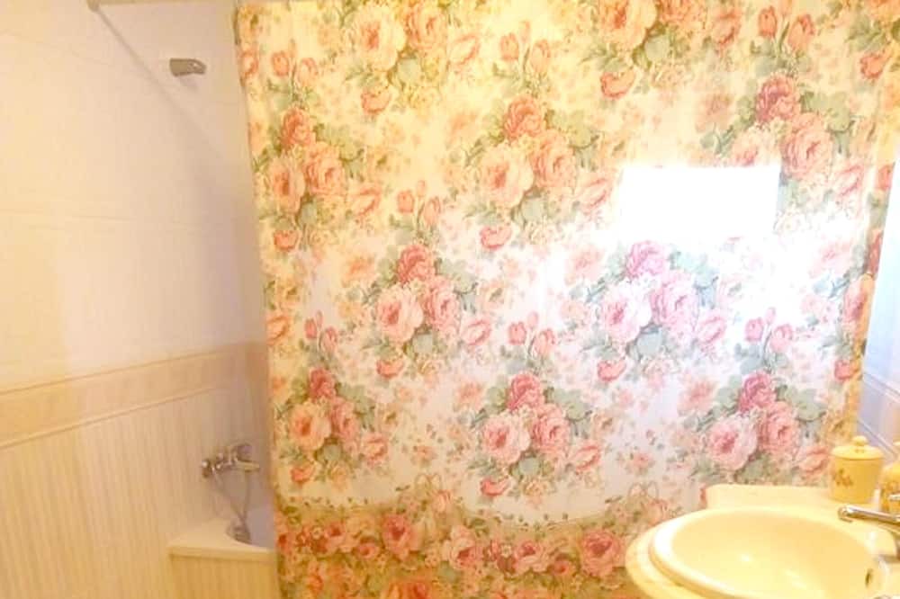 Photo of Bathroom in Ourem