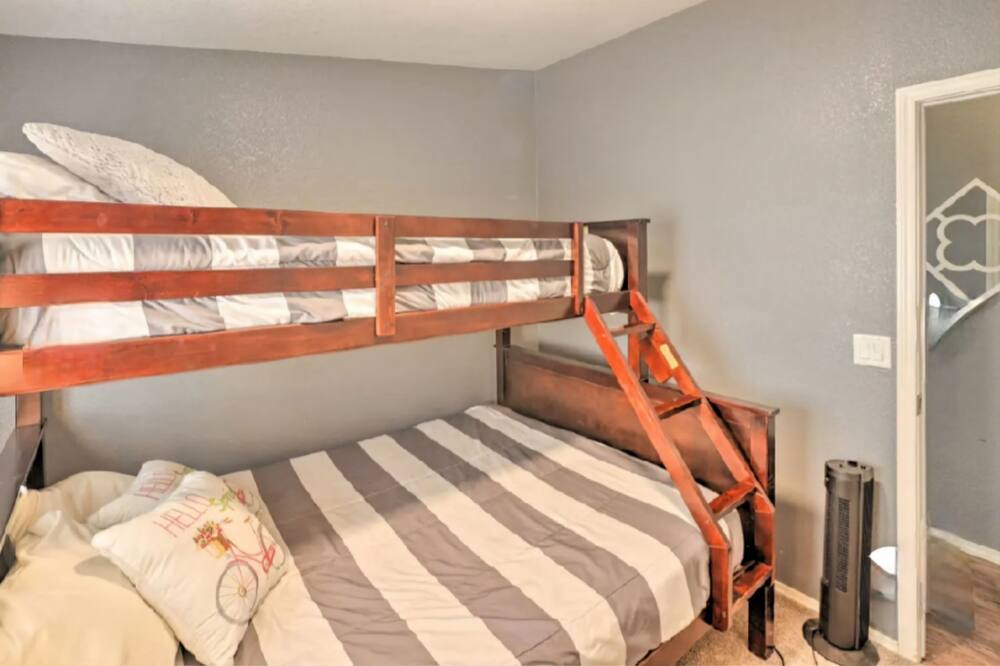 Photo of Bedroom in Cienega Springs