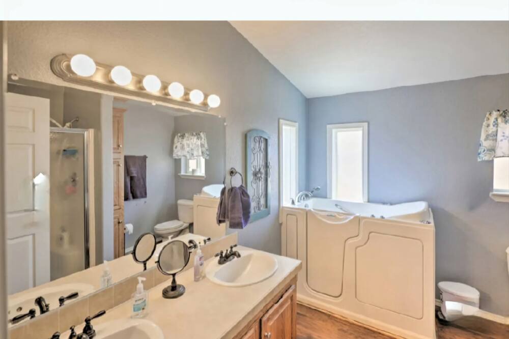 Photo of Bedroom in Cienega Springs