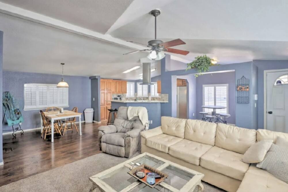 Photo of Livingroom in Cienega Springs