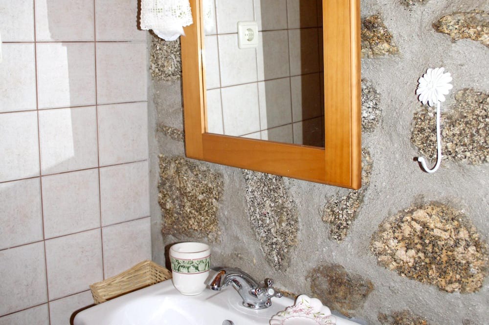Photo of Bathroom in Viseu