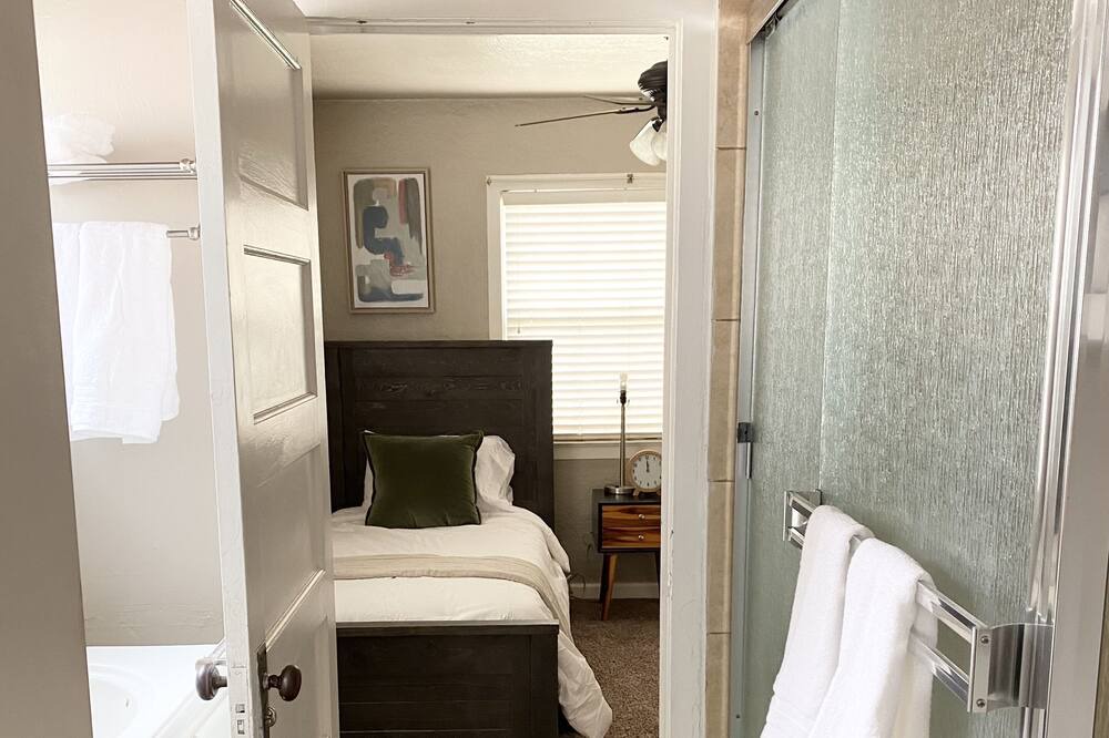 Photo of Bedroom in Tulare