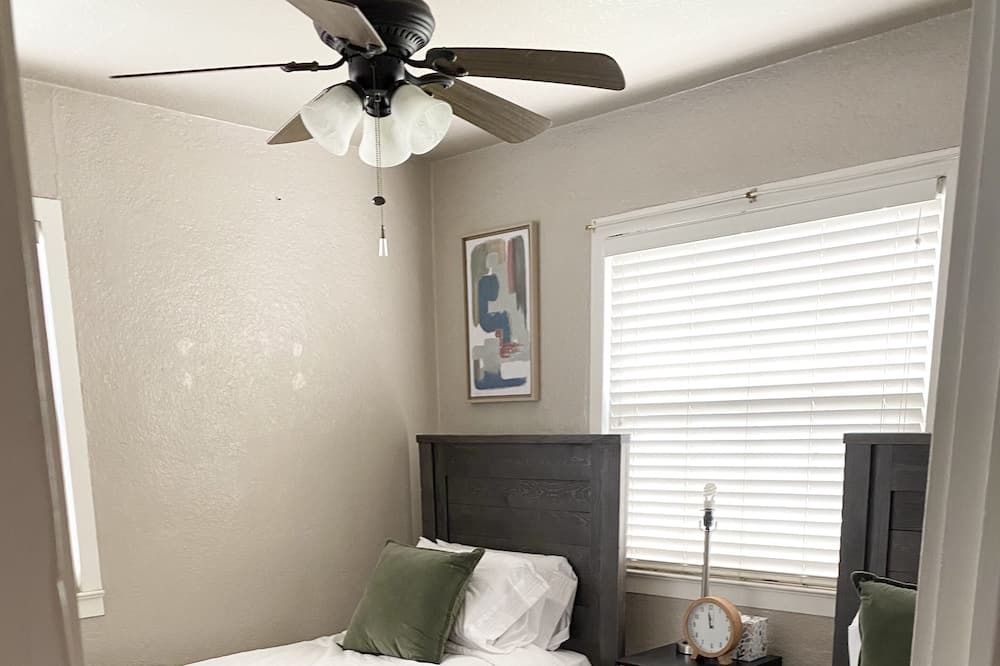 Photo of Bedroom in Tulare