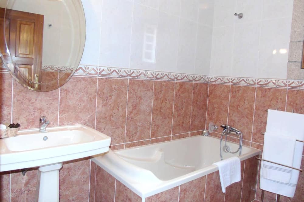 Photo of Bathroom in Parameira