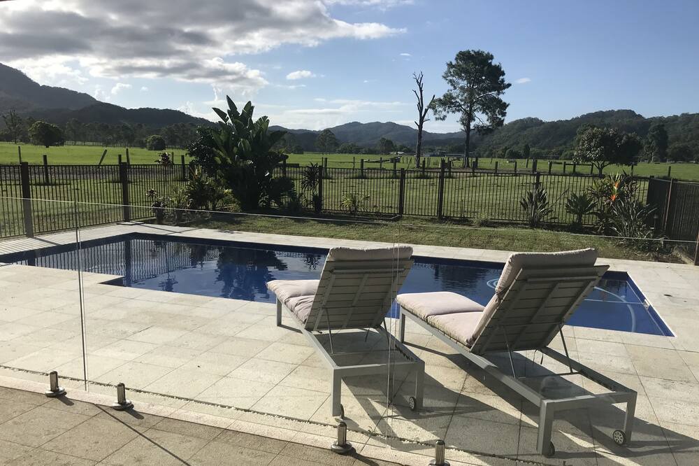 Photo of Outdoor in Main Arm