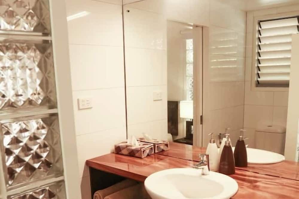 Photo of Bathroom in Malolo Lailai Island