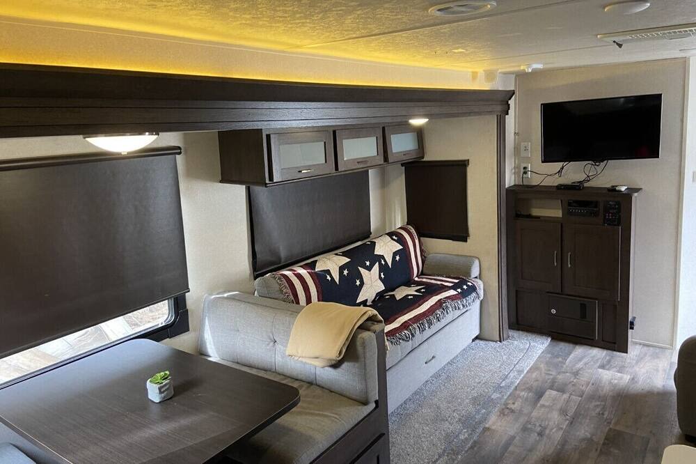 Photo of Bedroom in Frazier Park