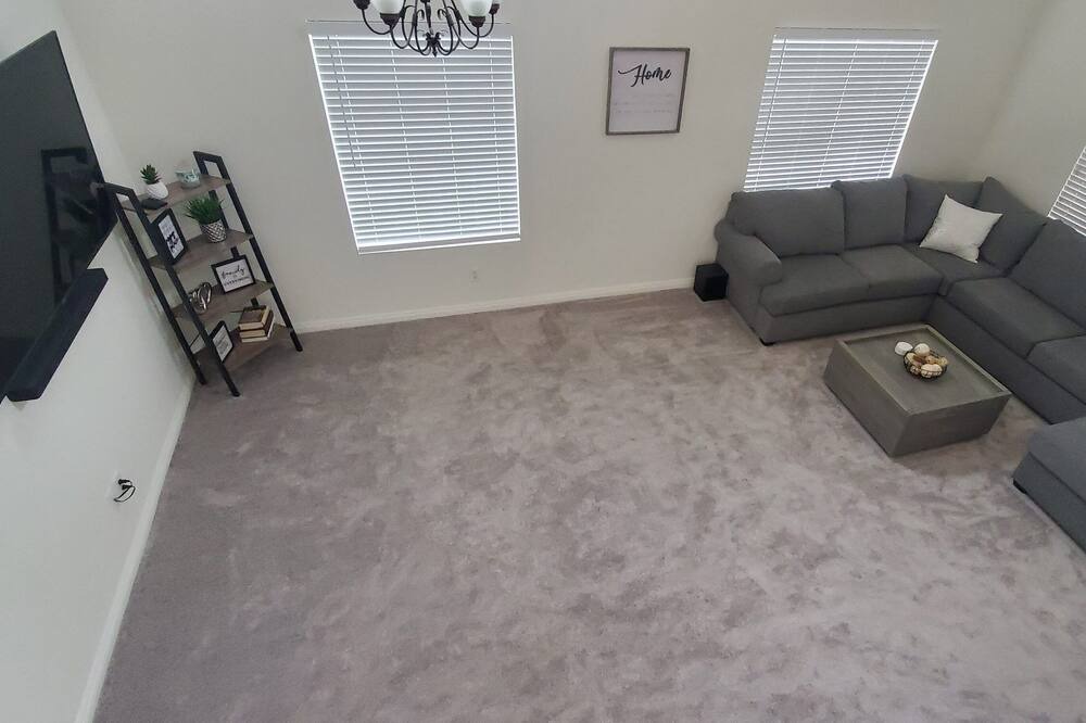 Photo of Livingroom in Ontario