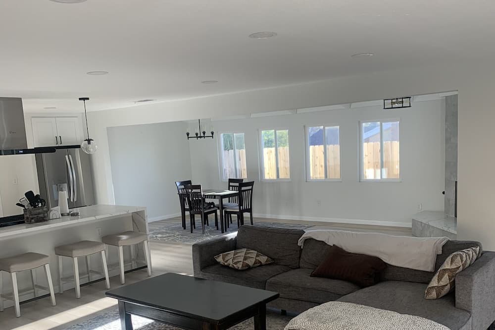 Photo of Livingroom in Lake Murray