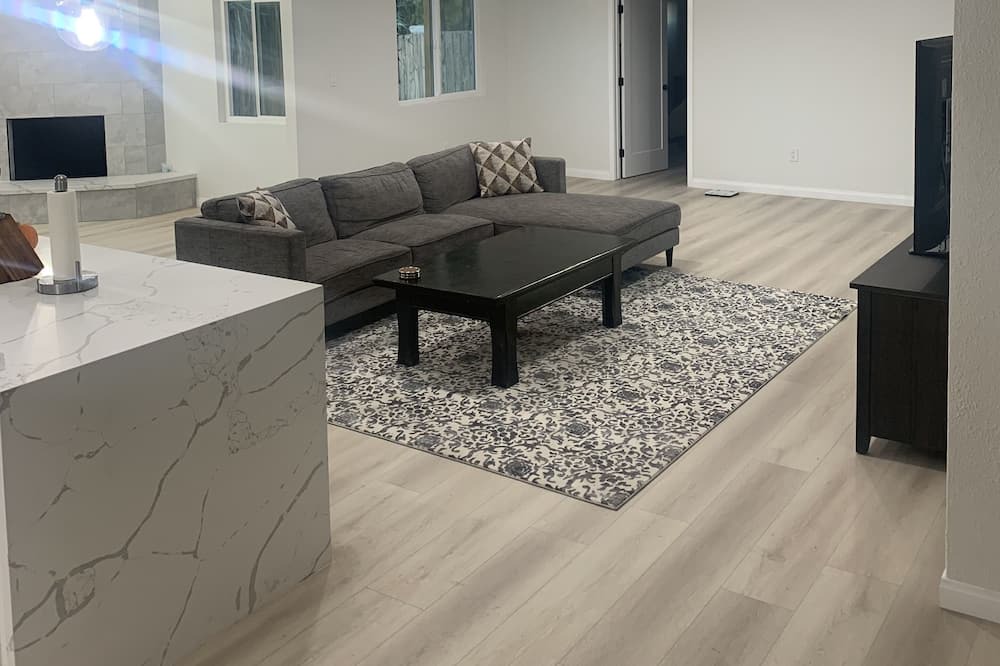 Photo of Livingroom in Lake Murray