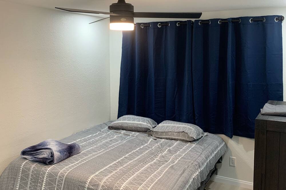Photo of Bedroom in Lake Murray